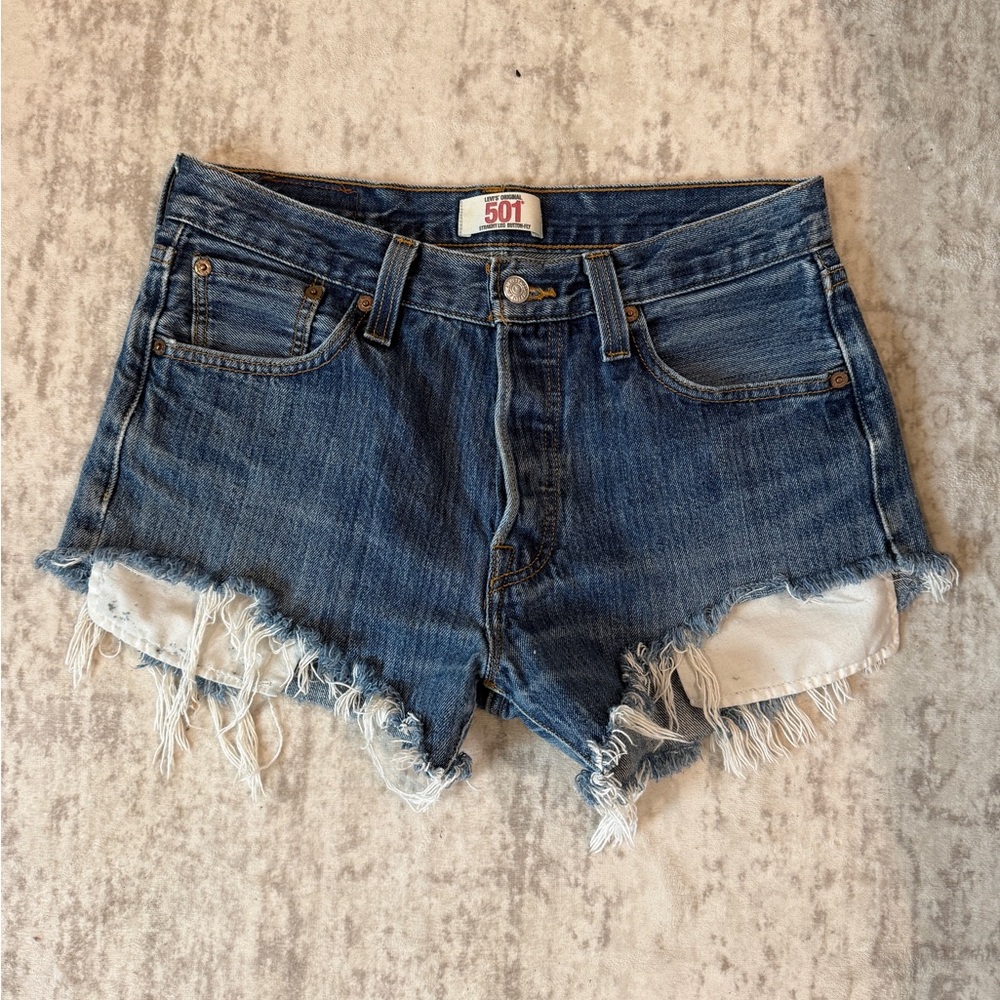 Classic Levi’s 501 low rise denim shorts.